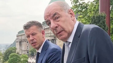 Sulyok a Politicónak: Magyar még Orbánnál is szemtelenebbül él vissza hatalmas parlamenti többségével, én védem meg a demokratikus normákat
