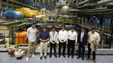 Magyar Péter videóban mutatta meg a paksi atomerőművet belülről