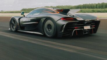 Világrekord-gyorsulással ünnepelte Svédországot a Koenigsegg