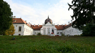 Sajtótájékoztatót tartanak a V4 miniszterelnökök kedden, a csúcs után